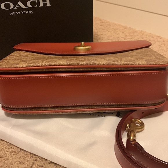 Coach Cassie in Signature Canvas - Picture 6 of 6